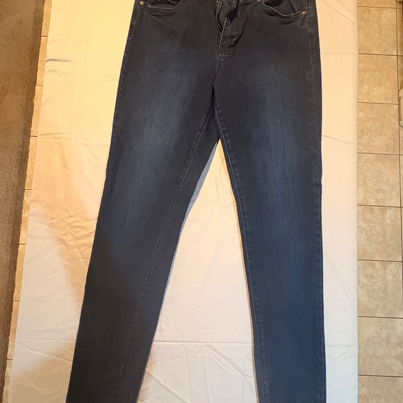 Woman’s skinny jeans - Picture 1 of 2